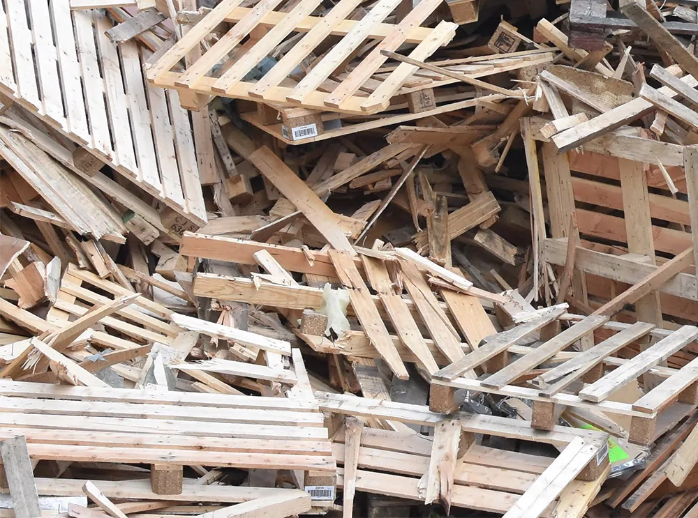 Single shaft shredder application (recycling waste pallets)